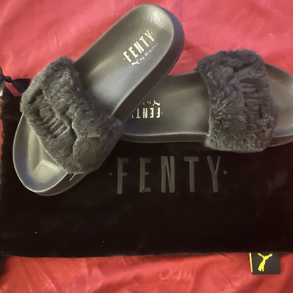 FENTY by Rihanna for Puma Faux Fur w/ Dust Bag Size 5 - Picture 2 of 9